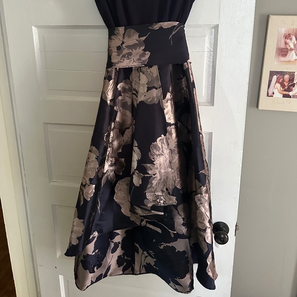 R & M Richard’s dress with sash - Picture 2 of 2